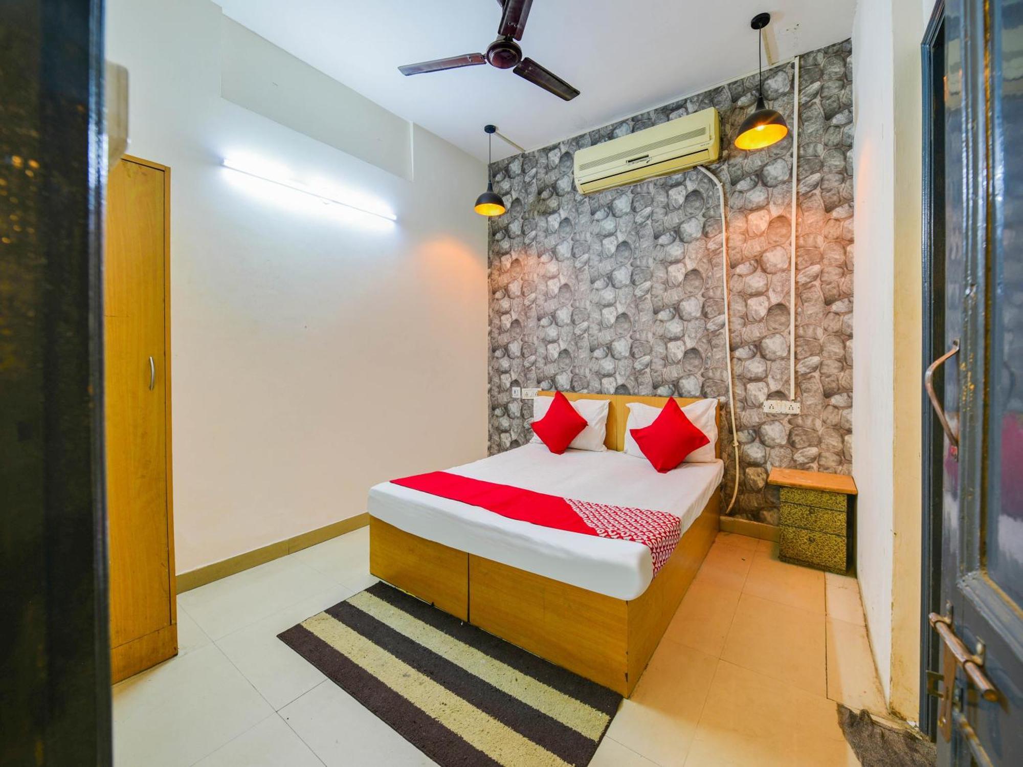Hotel O Unique Delhi Home Stay ニューデリー エクステリア 写真