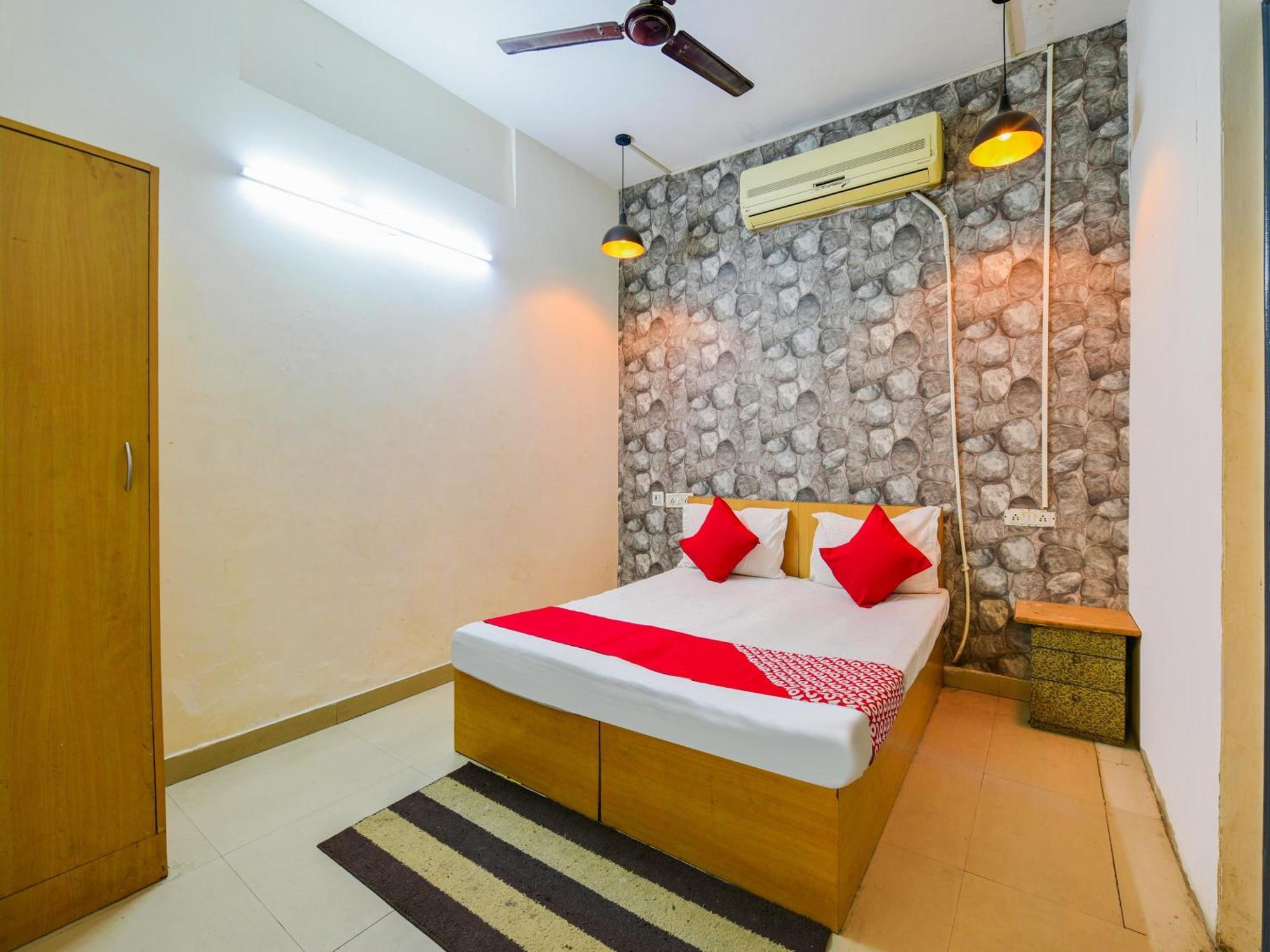 Hotel O Unique Delhi Home Stay ニューデリー エクステリア 写真