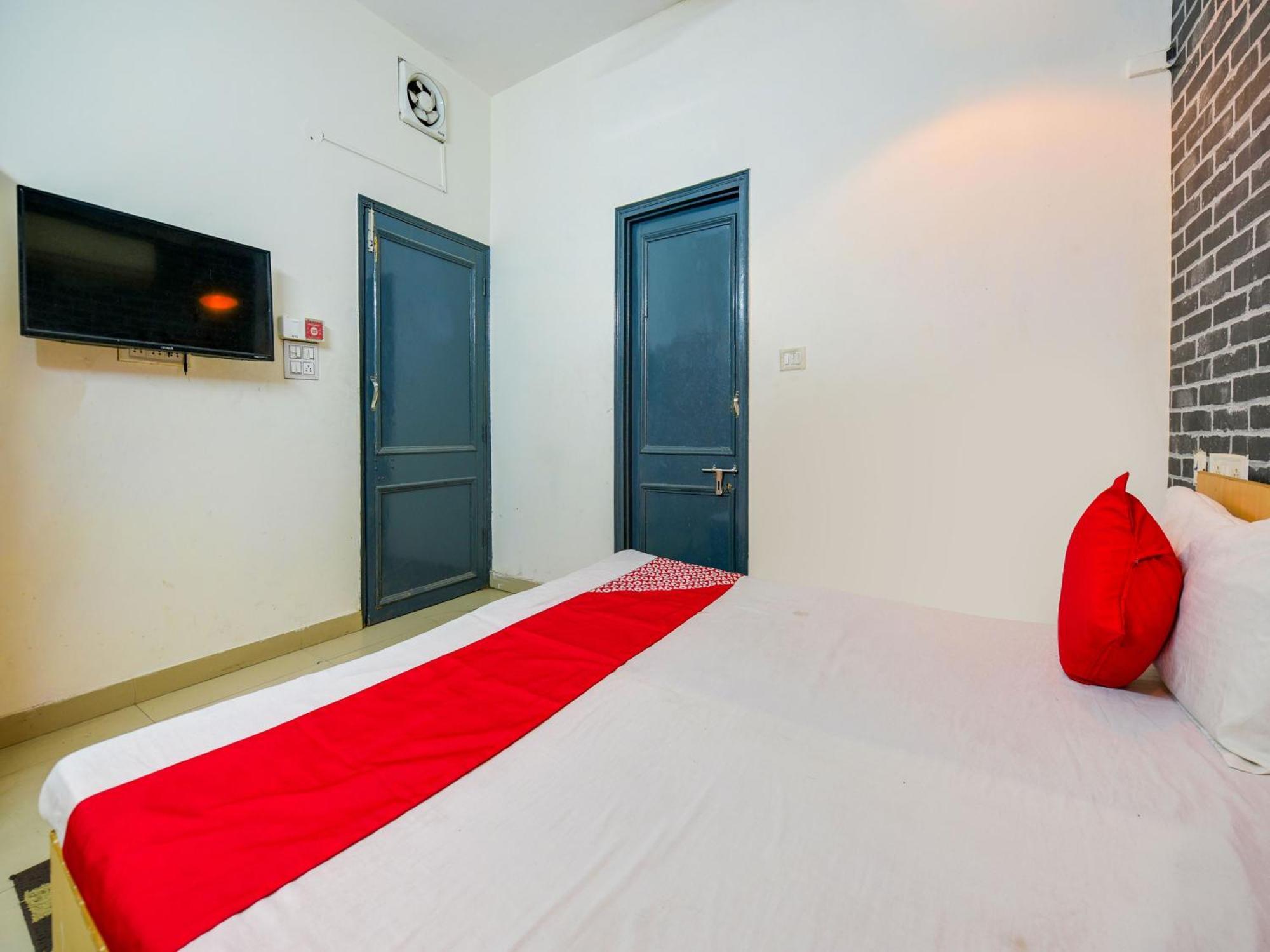 Hotel O Unique Delhi Home Stay ニューデリー エクステリア 写真